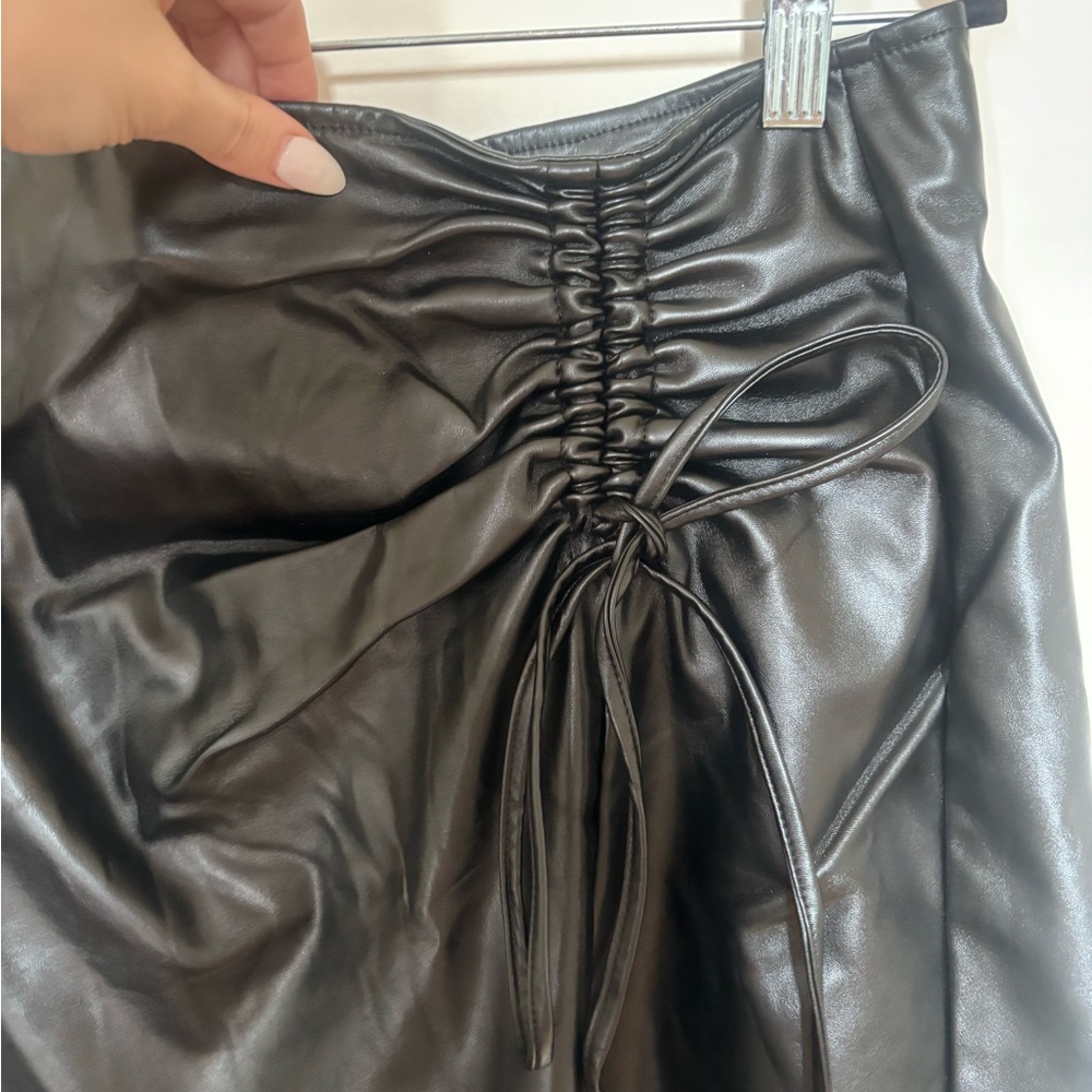 Cider Black Ruched Mini Skirt - Picture 2 of 3